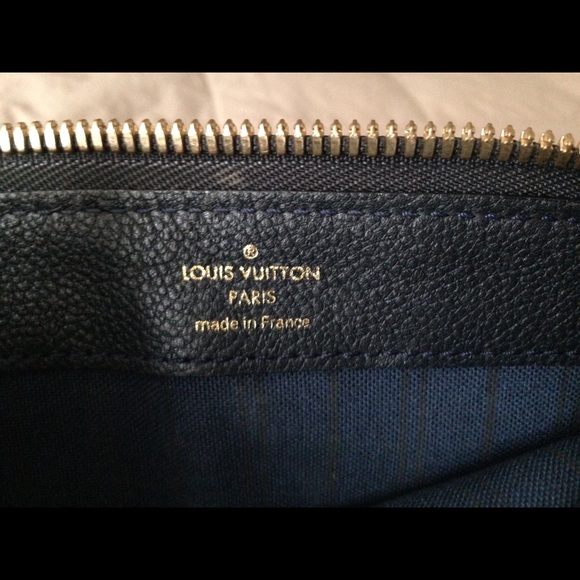 Louis Vuitton navy monogram leather clutch - Picture 3 of 7
